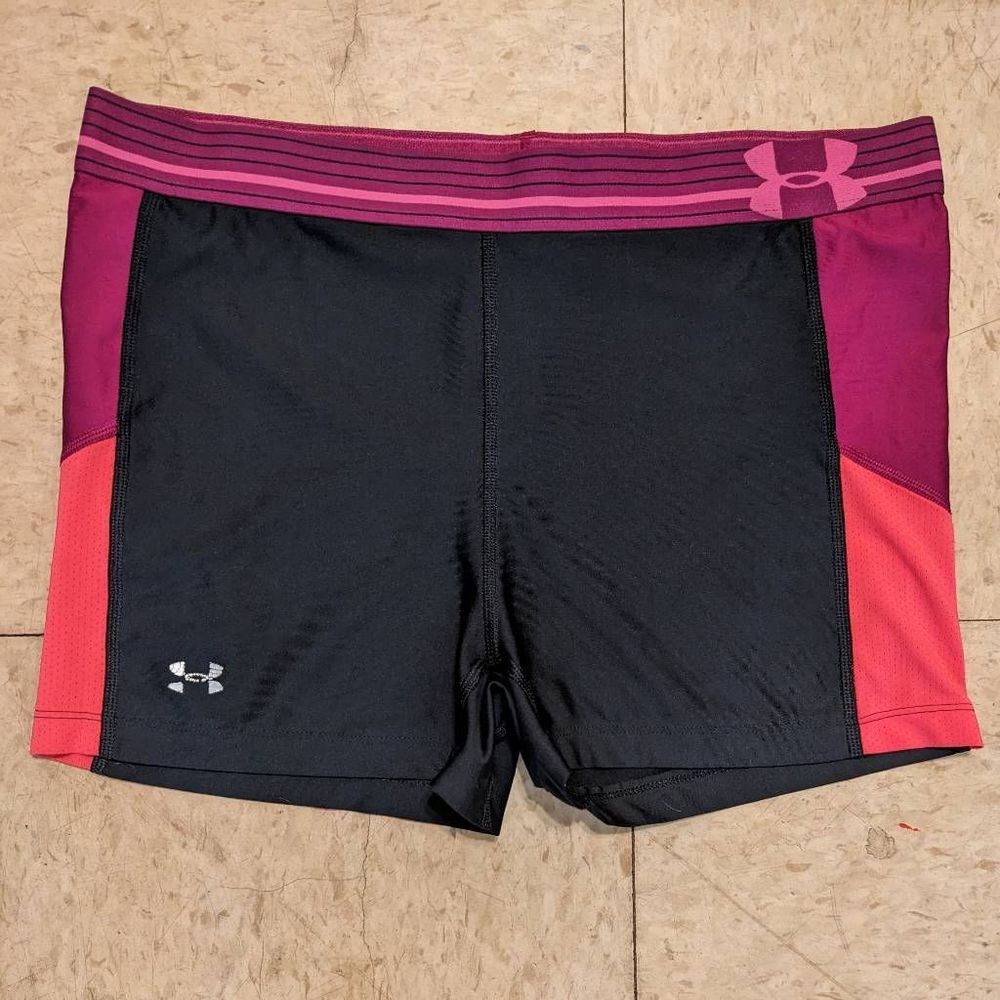 Black & Pink HeatGear Women's Shorty Shorts; Size L, 33"; spandex waistline